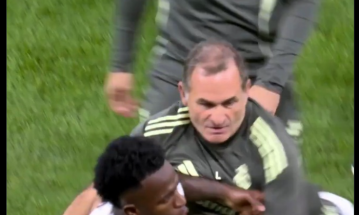 ''ROZMOWA'' Yamala z Viniciusem podczas El Clasico xD